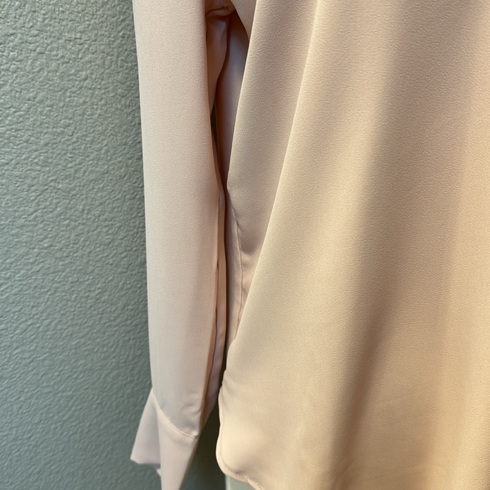 Ann Taylor blush pink blouse small NWT long sleeve v neck - Picture 2 of 5